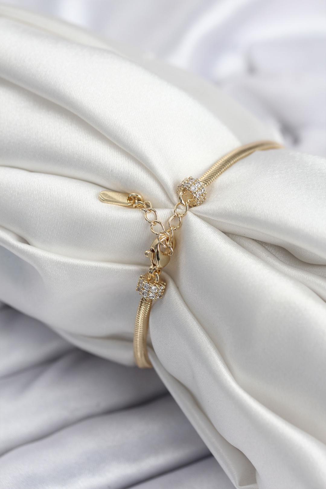 Pirinç VIP Seri Gold Renk Kutup Yıldızı Model Kadın Bileklik