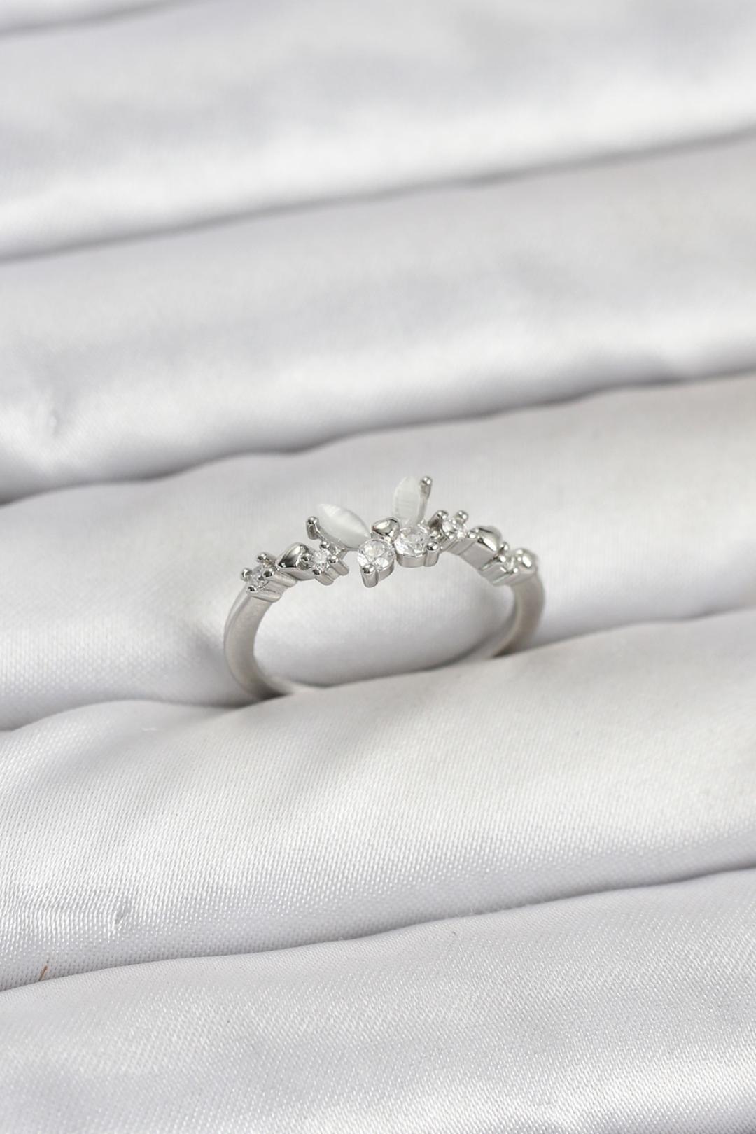 Kelebek Model Gümüş Renk Pirinç Kadın Yüzük