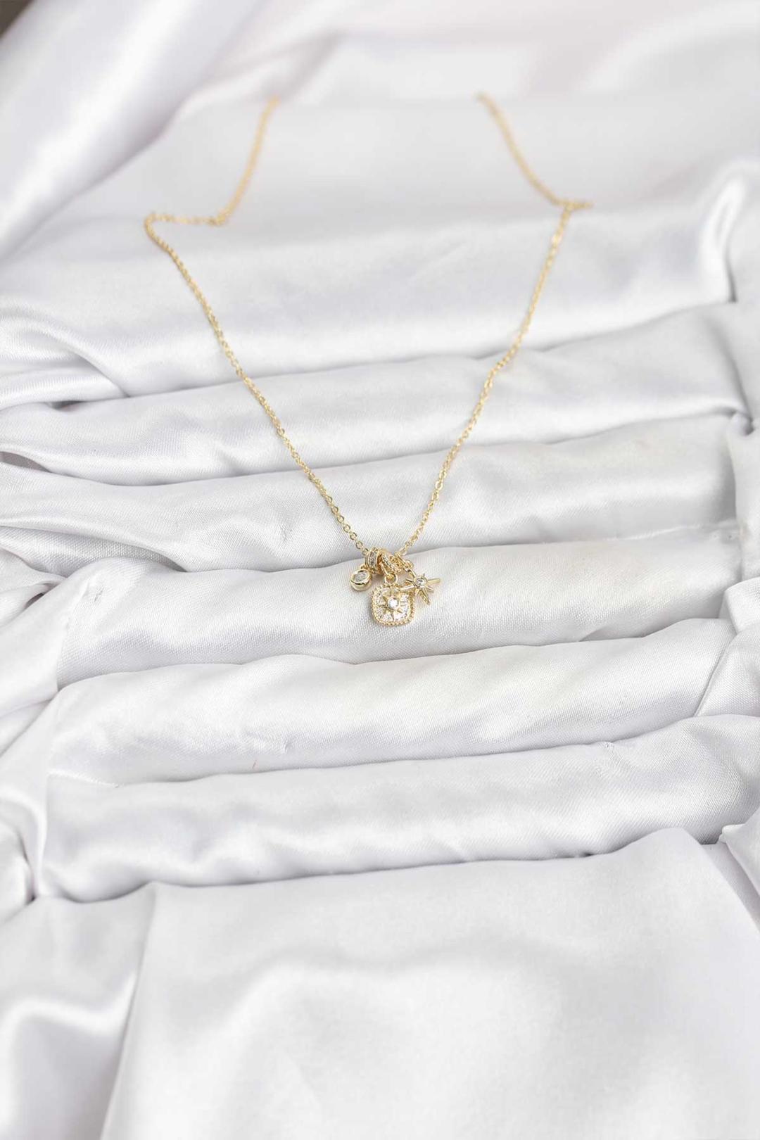 Pirinç Gold Renk Minimal Charmlı Kadın Kolye