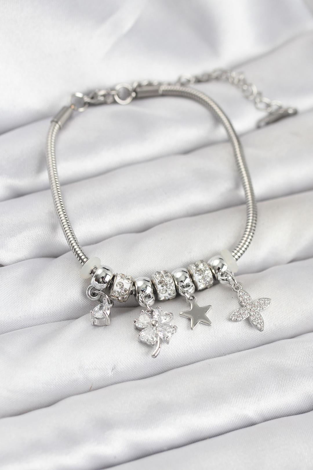 Gümüş Renk Pirinç Yonca Charmlı Kadın Bileklik