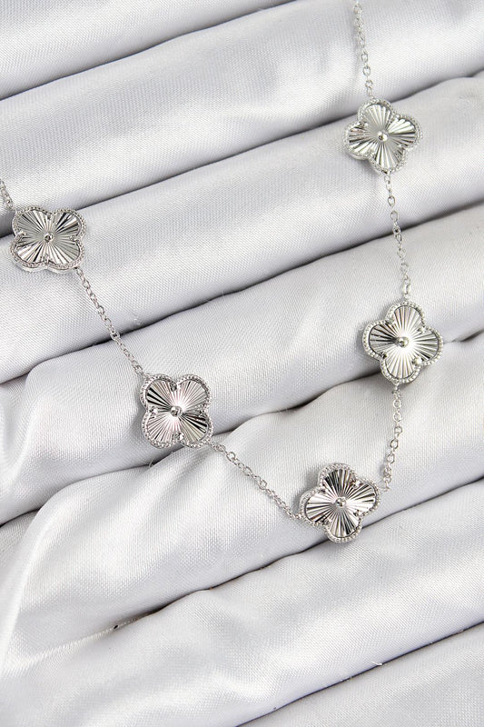 Pirinç VIP Yonca Model Gümüş Renk Kadın Kolye