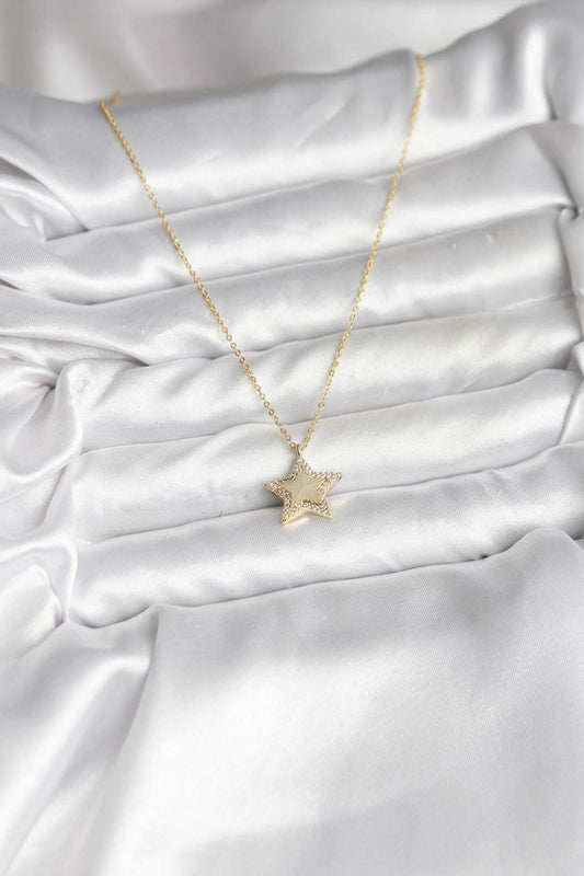 Pirinç Gold Renk Zincirli Yıldızlı Model Kadın Kolye