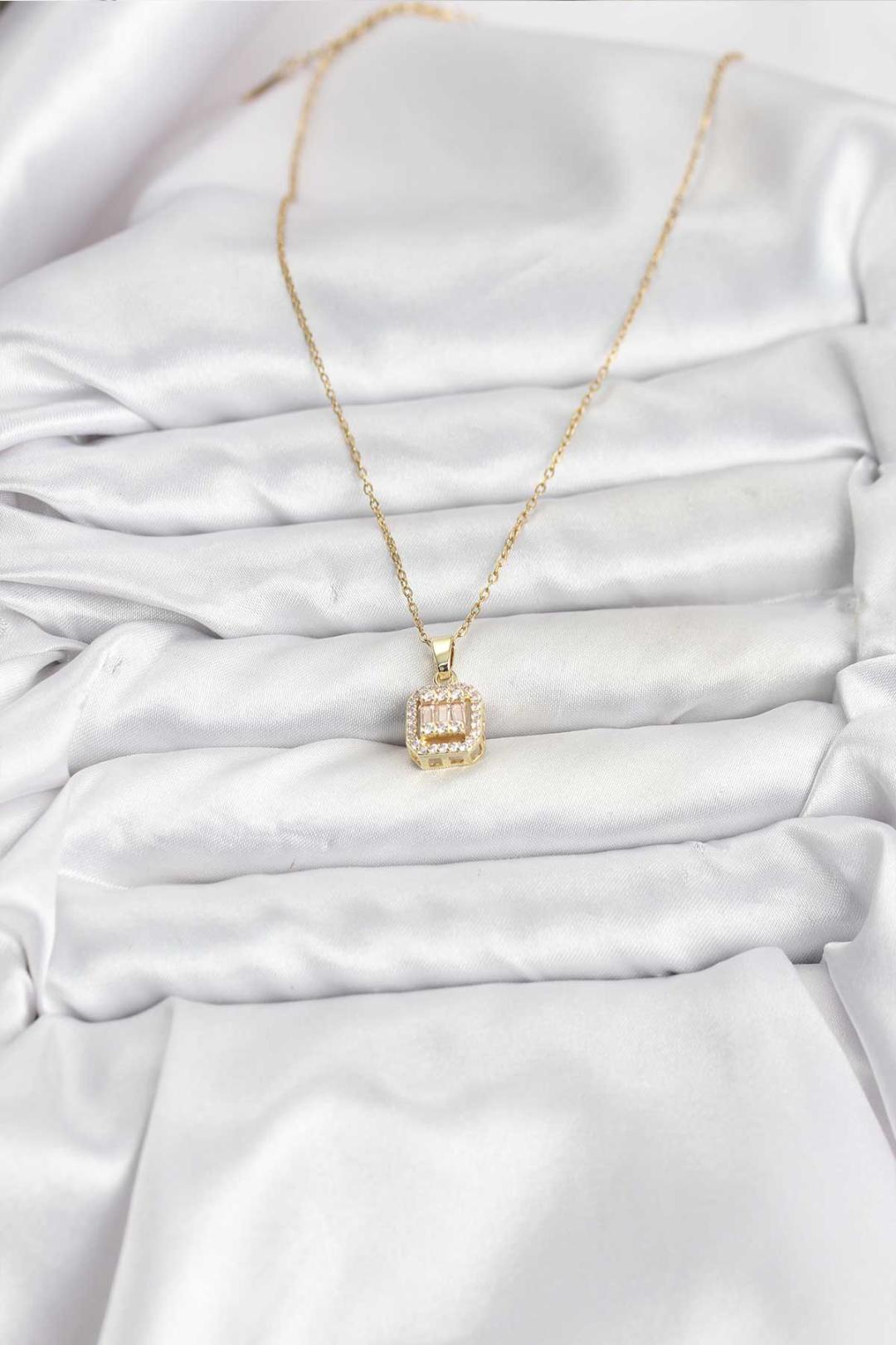 316L Çelik Zincir Gold Renk Baget Model Kadın Kolye