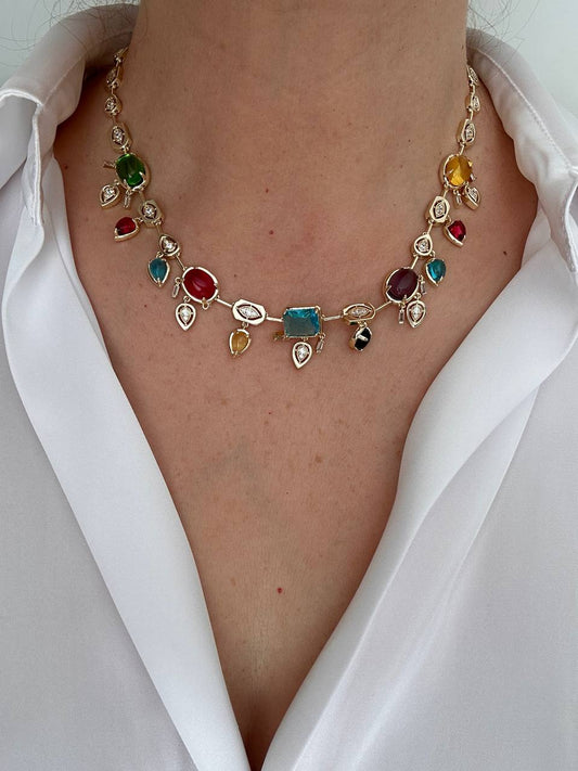 Pirinç Gold Renk Renli Zirkon Taşlı VIP Seri Kadın Kolye